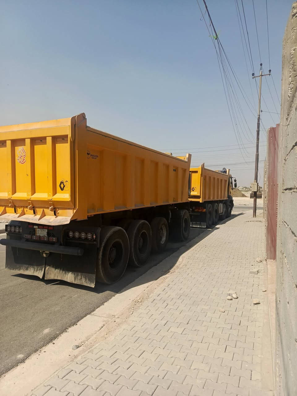 سلام عليكم البيع رينو قاطرة مقطورة مربوطه 3 الوحات رقم نكليزي  سيارة خير من الله  جاهزة العمل    رقم الهاتف ‏‪***********‬‏
