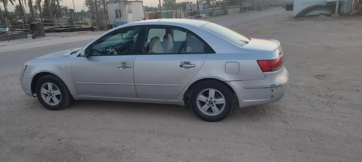 سلام عليكم البيع سوناتا 2009 كوري 
خط واحد  مكينه 2000 دوش 
بيه قطعتين كلير فقط 
باب + جاملغ امامي فقط باقي كفاله 
كير مكينه حداديه تخم تاير تبريد دوشمه جاهزه الاخير 
رقم قادسيه تحويل ثاني يوم 
السعر 89 وبيه مجال 
مكاني بابل نادر الثانيه 
***********
