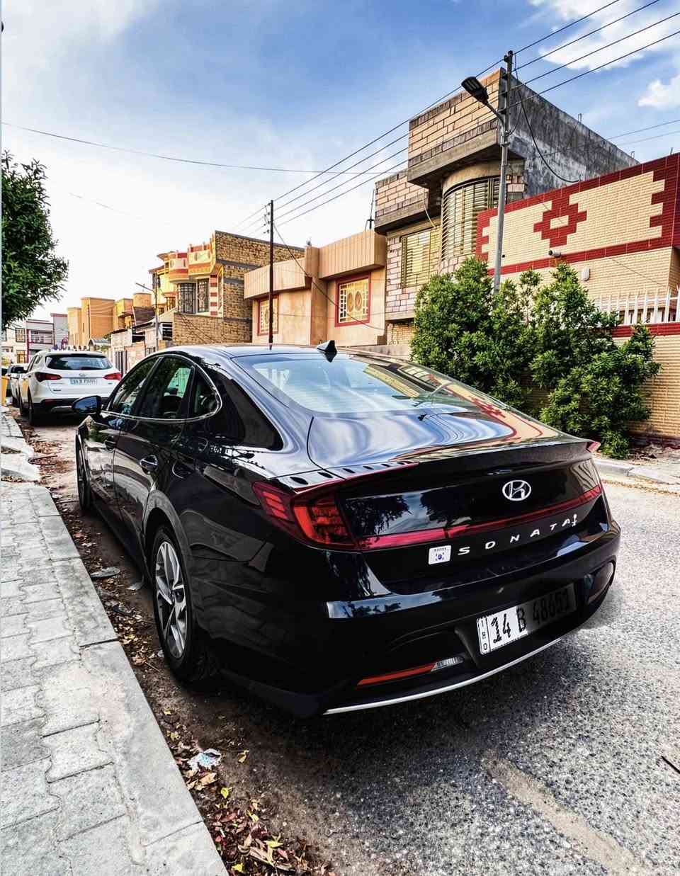 السلا معليكم سوناته 2023 رقم بصره حره بسمنه   سياره كلش جديده وارد امريكي بيه قطعتين صبغ بدون ايرباك بدون دواخل  ماشيه 59  محرك 2500 تنفيس طبيعي مكاني بصره  رقم *********** مراوس عادي اقل من سعر سعر 150 بيه مجال قليل
