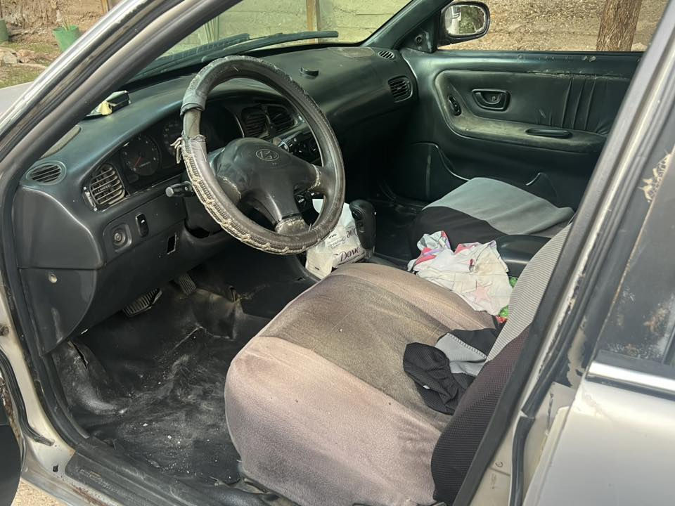 سوناتا 1995 كير ومحرك مكفولات تبريد شغال محرك 1800سيارة كير اوتو وعنوانها بشعب بوب الشام ‭
 اني مكلف بلنشر ‬ ‭0773 681 5804‬
