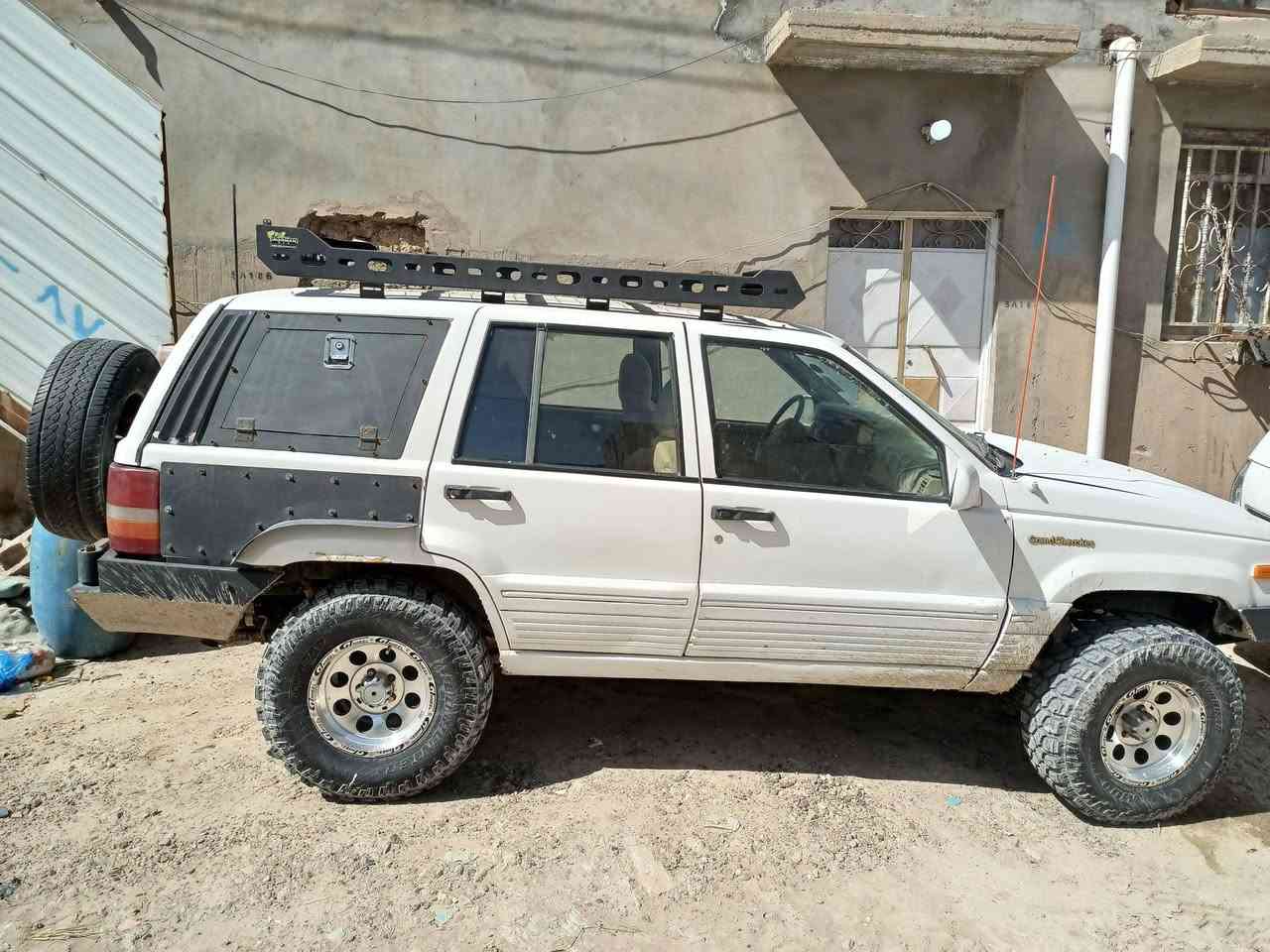 من رخصه الادمن السلام عليكم جيب شيروكي موديل 1993 رقم كركوك تحويل ثاني يوم الداخل بيجي دوشمه جديده ارضيه وكشانه كير ومكينه بلاديه خير من الله السعر 42ورقه وبيهه مجال مكان السياره صلاح الدين سامراء رقم الهاتف ***********
