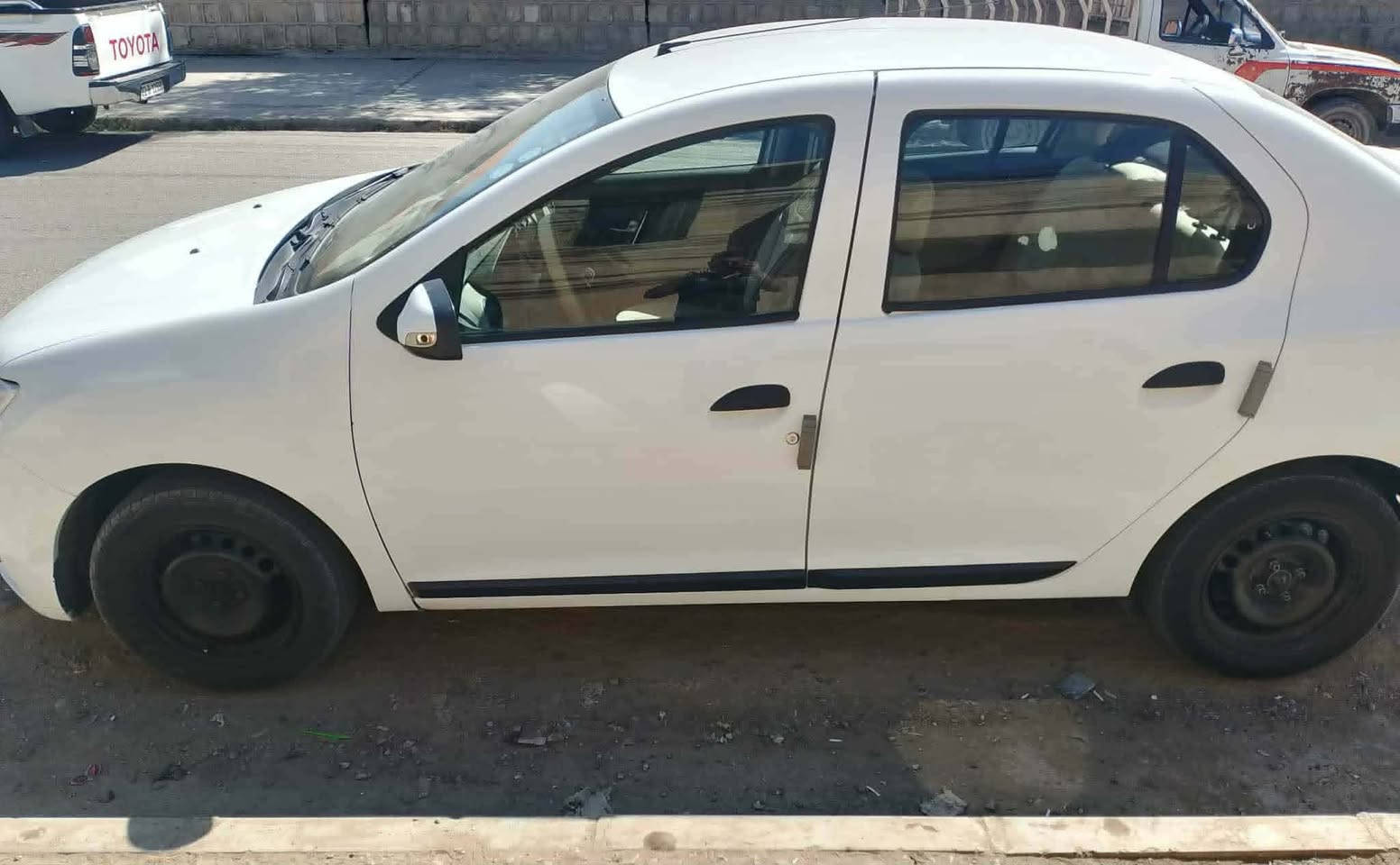 السلام عليكم رينو سنبل للبيع سياره موديل 2019 بيها صبغ جلغ الخلفي رقمها سليمانيه مكان السياره بل الموصل  السعر بالخاص رقم الهاتف ‏‪***********‬‏
