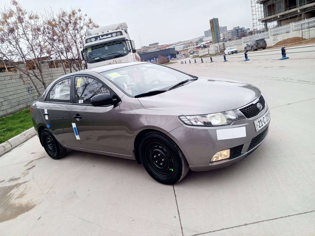 السلام عليكم للبيع كيا سيراتو موديل 2012خليجي لون نفطي كفاله بدون صبغ  بيه بارد مكانين بسيطات لباقي كفاله وجاهزه لسياره  مواصفات عتياديه داخل اسود بلاجكتور ABS لايت زنون كير 6نمره تخم تايرات جديد صدر جديد محرك1600دوش مفتوح بشرط بدون خلل كير محرك تبري بشرط سياره جاهزه بدون نقص سنويه ارقام كله جديد لل2028وبسمي وبشرط لتحويل بنفس ليوم مكان السياره بسليمانيه السعر 94ورقه وبيه مجال الشراي يخابر ***********
