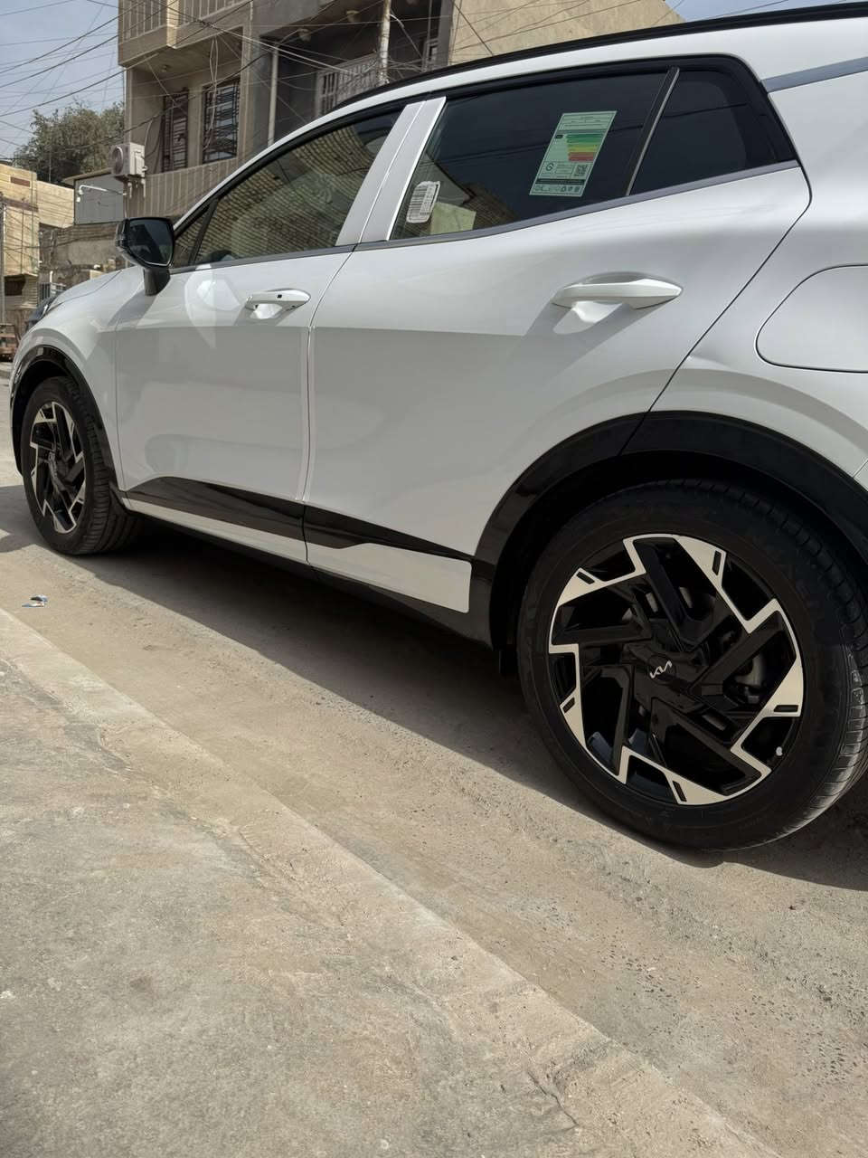 سلام عليكم اخوان سبورتج جي تي لاين GTLine فول مواصفات اعلى فئة بالخليجي باسمي موديل 2023 ماشية  15600 قابله للزيادة بيهه ملاحطات موضحه بالصور بدون صبغ او بارد  مكاني بغداد البياع 
السعر 233  $ 
للاستفسار ***********
