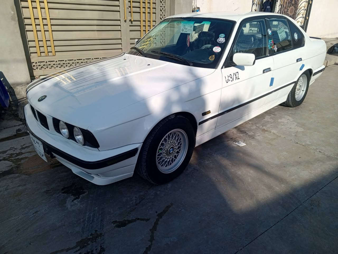 بي ام 525 كير عادي محرك 6كبس رقم سليمانيه  كير محرك بشرط  كهربائيّة كله شغاله داخل اسود سياره جاهزه خير من الله مابيها نقص  سياره بل واقع احله منصوره كامله مفوله  سعر 52وبيها مجال 
مكان سياره ديالى جلولاء 
التصال 
***********
‏‪***********‬‏
