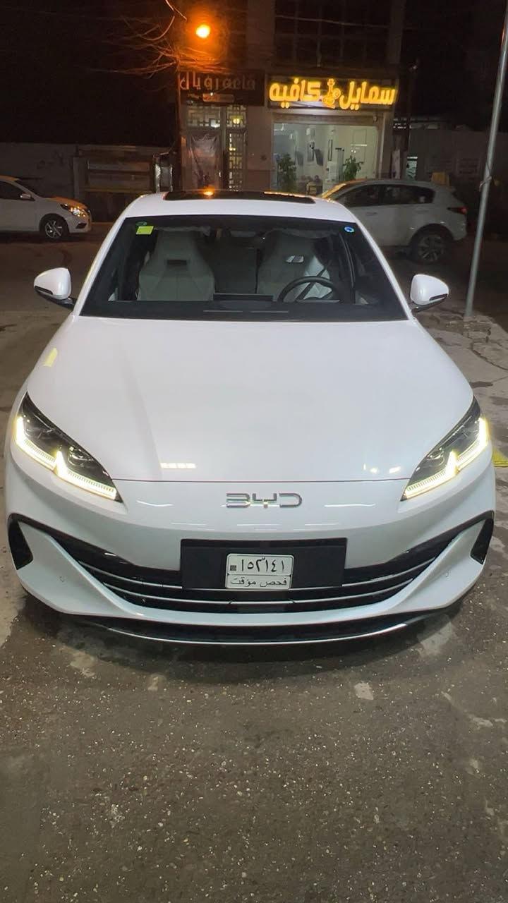 السلام عليكم byd سيل 6 السيارة جديدة بمعنى الكلمة مرقمة بغداد المواصفات 5 كامرات بانوراما كشن كهرباء ماشية 11 الف رايدها 25 مليون 
كامرة قلابة 360 درجة شاشة كبيرة تشغيل عن بعد 
اضائة LED 
حساسات امامي خلفي 
اشارة مري جانبية 
دخول ذكي 
تبريد قطعتين 
كل غراضها والعدد ممفتوحة 

الاتصال *********** العنوان بغداد
