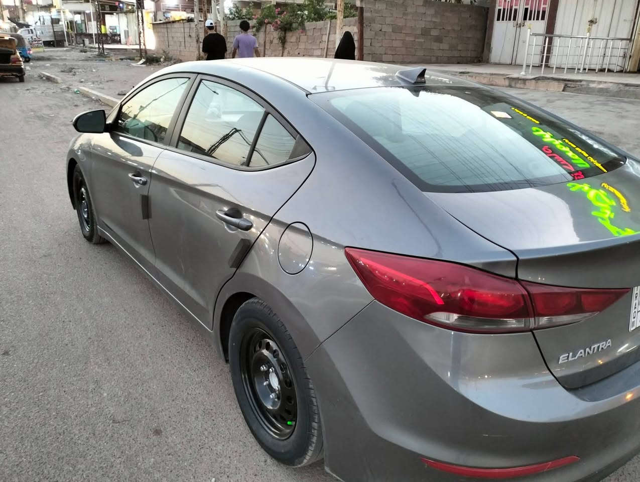 النترا موديل 18 بيها أربع قطع صبغ بدون تبديل بيها منظومة غاز كير مكينة خير من الله سيارة بسمي تحويل مباشر  
العنوان الحسينية 
***********
السعر 110 وبيها مجال
