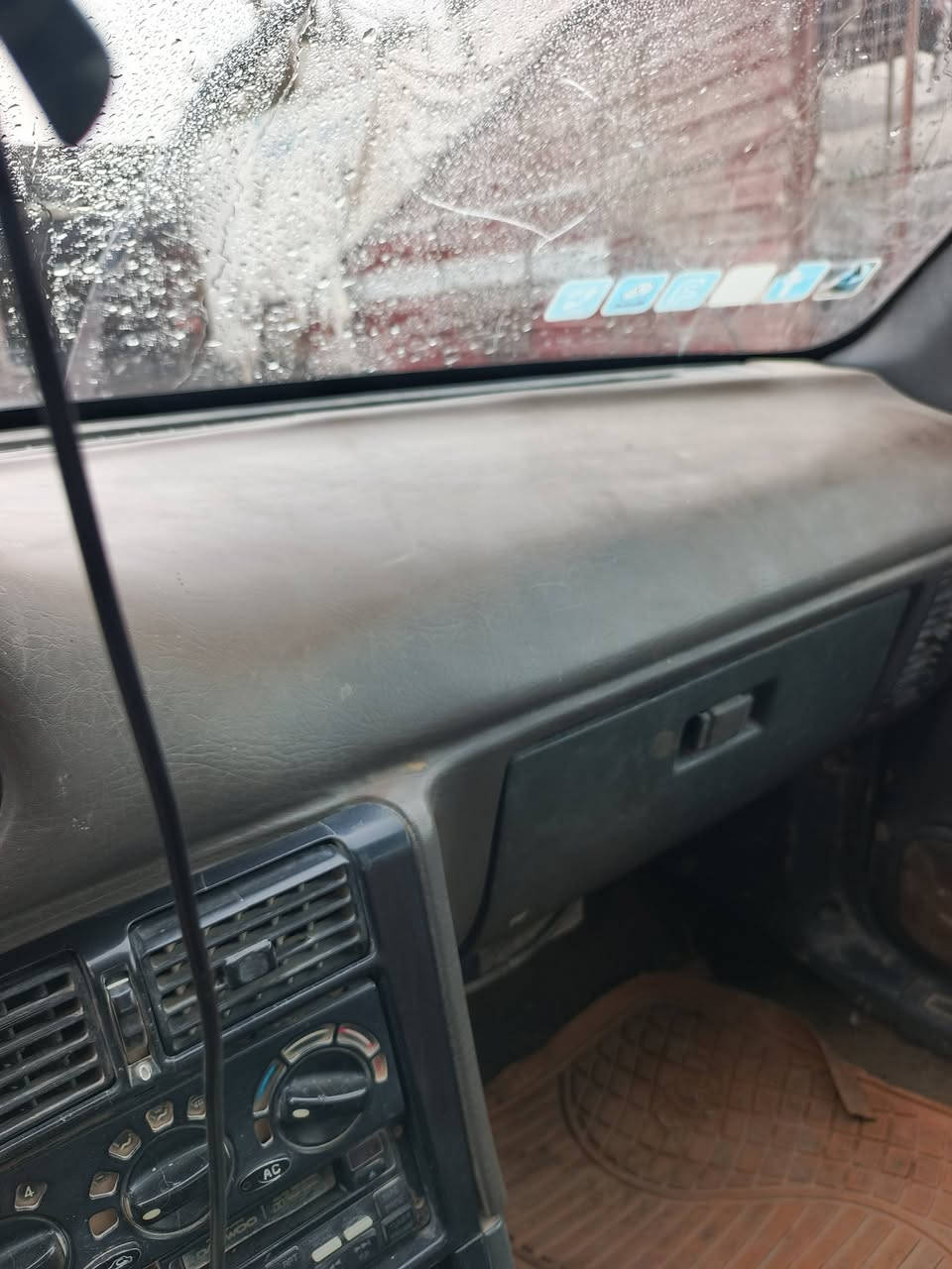 السلام عليكم للبيع برنس موديل 95 مصبوغه حزام كير عادي محرك وكير مكفول جدد وحداديه زينه رقم بغداد سنويه مجدده لل 27 السياره جاهزه كل كهربائياته
السعر 30 وبيه مجال مكان السياره 
حله /جبله للاتصال *********** او ***********
