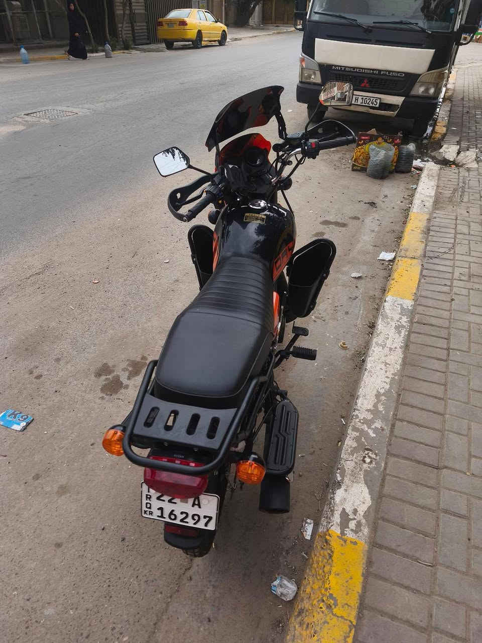 دراجه للبيع ديوان 25
رقم اربيل انكليزي دراجه ماشيه (800)بعدهي بوضع شركه 

سعر 2700 مكاني بغداد الدوره (***********)
