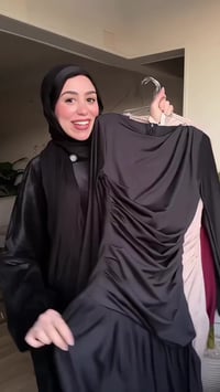 فستان • خامة ساندي إيطالي • مقاسات ٣٨-٤٨