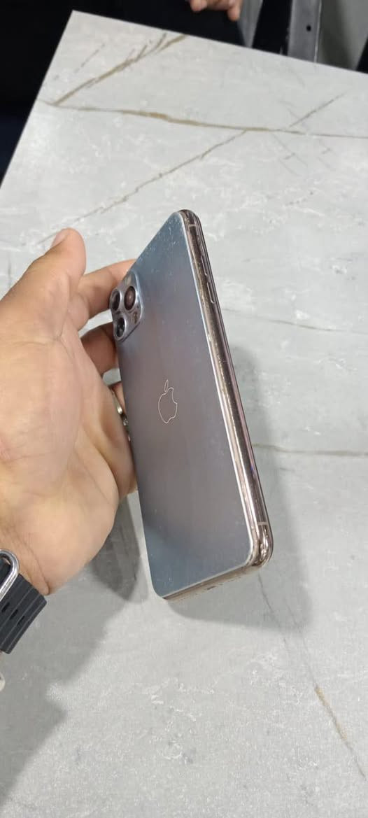 سلام عليكم اكس ماكس محور ١١ برو جهاز شغال فيس ايدي شغال مبدل شاشه وبطاريه بي فطر بل شاشه ممئثر عل لمس ريد راوسه بجهاز عادي او ايفون انطي فرق مكاني ديالى بعقوبه المفرك ***********
