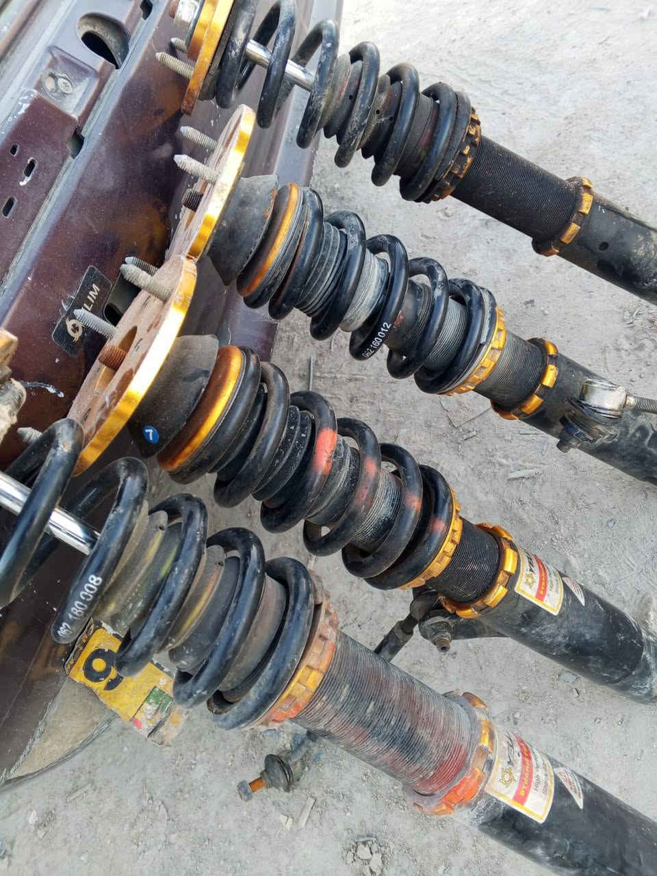 اصلي مال حاويه
كاملات 
السعر 200 وبيهن مجال مكان ناصرية توصيل موجود
***********
***********
