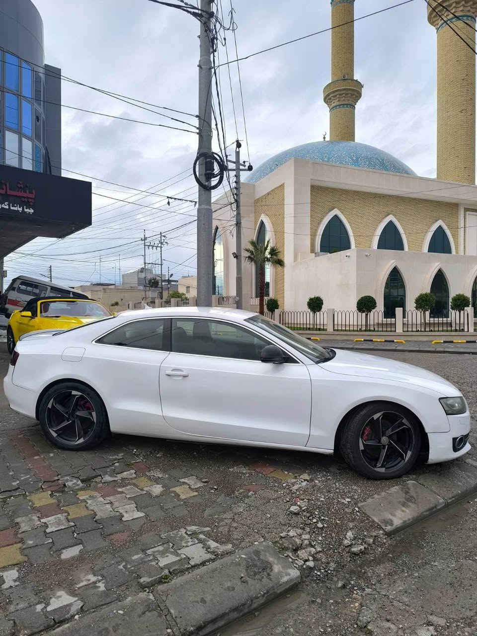 Audi A5  2009

مەکینە کەپس  نەکراوە 
4 پستۆن قەبارە 2.0
سەنەوی بەسەر چووە

180 هەزار کیلۆمەتر  رۆشتووە 

3 پارچە بۆیاخ
 (2 چاملغی پێشەوە و دانەیەکی دواوە )

بێ ناوگرتن 

ئێرباگ تەقیوە

نرخ / 7600 $ أربيل, العراق


**إذا كنت صاحب هذا الإعلان وتريد حذفه لأي سبب، رجاءا أرسل رسالة إلى الدعم الفني**