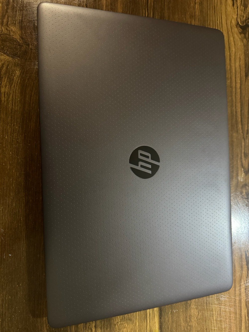للبيع لابتوب أصلي ونظيف، مناسب للشغل القويه والمونتاج والتصميم والألعاب المتوسطة.

المواصفات:
	•	الشركة: HP
	•	الموديل: ZBook Studio G3
	•	المعالج: Intel Core i7-6820HQ
	•	الرام: 16GB
	•	كرت الشاشة: NVIDIA Quadro M1000M 4GB
	•	كرت شاشة ثاني: Intel HD Graphics 530
	•	النظام: Windows 11 Pro
   المكان الاعظميه شارع عمر 