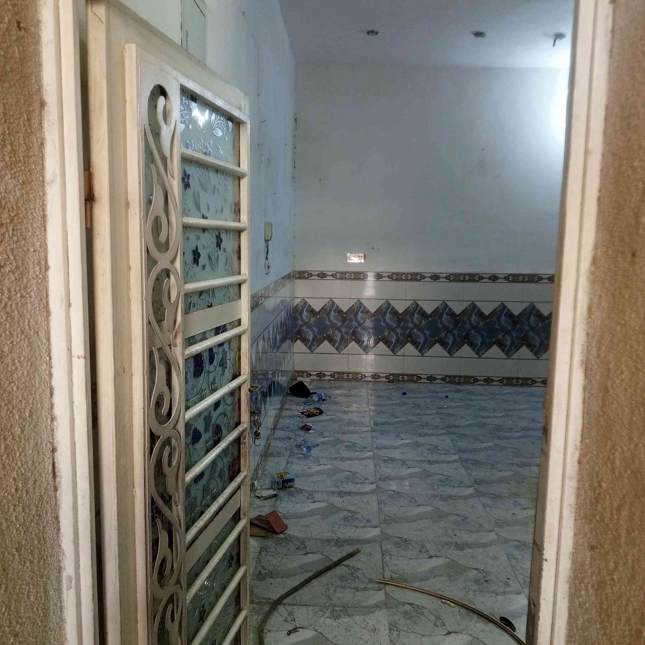 مشتمل للبيع بالسفحه 100م 
خلف جامع الامام علي خلف شارع العام 
استفسار اتصل 
***********
***********
