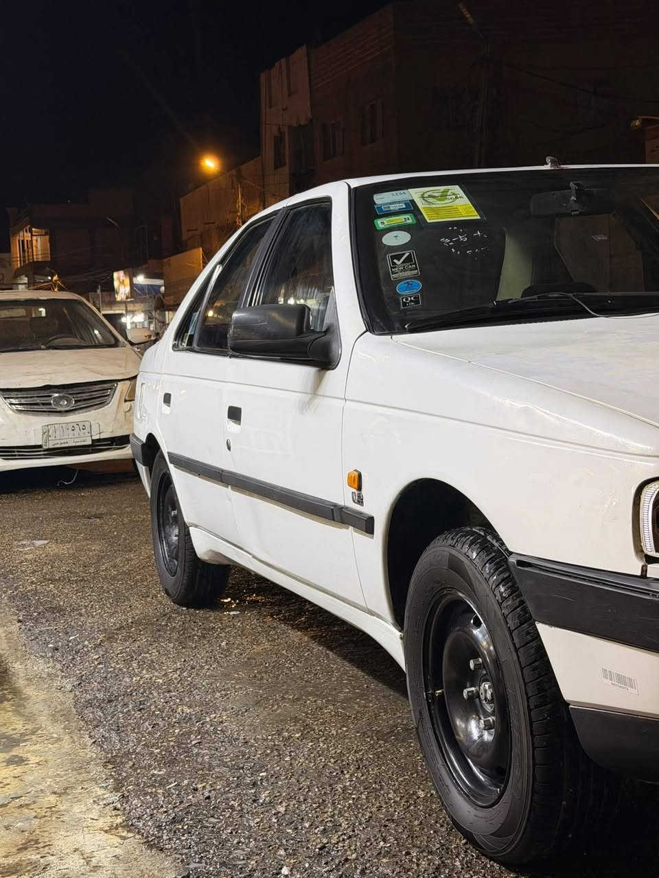 سلام عليكم 
بيجو 405موديل 12
كفالة عامه
تخم تاير جديد
تبريد
 شغال
حداديه زينه
سنويه ال 27 بسمي
رقم قادسيه انكليزي
مداور بالنجف
***********
