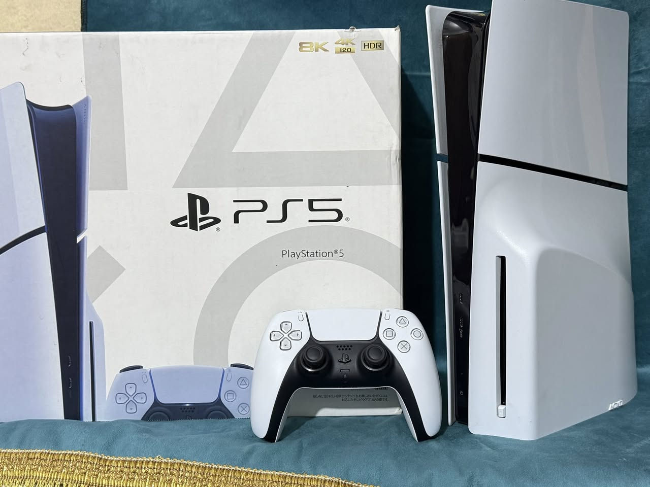 السلام عليكم بلي 5 سلم هارد 1 تيره مع ملحقاته الاصليه  سعره 610  الرقم ***********
