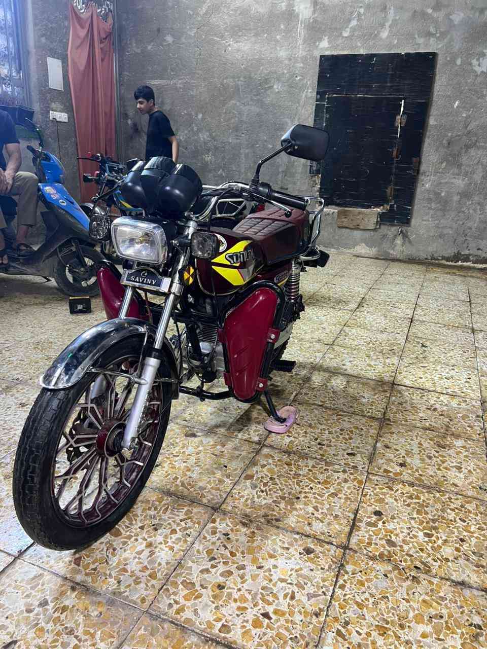 سلام عليكم ايراني خمسه كير موديل 24  مكينه 200 تجي دشبول شاشه الكترونيه بيها مسجل دراجه كفاله عامه السعر 700 مكاني بغداد مدينه الصدر رقمي ***********
