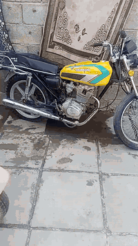 سلام عليكم دراجه اربعه كير البيع الدراجه نضيفه كلشي شغال بيه كهربائيات شغاله تجي طك  هندر واحد تشتغل امانت الله الدراجه نضيفه السعر 200وبيا مجال مكاني بغداد الكماليه تصال واتساب ***********
