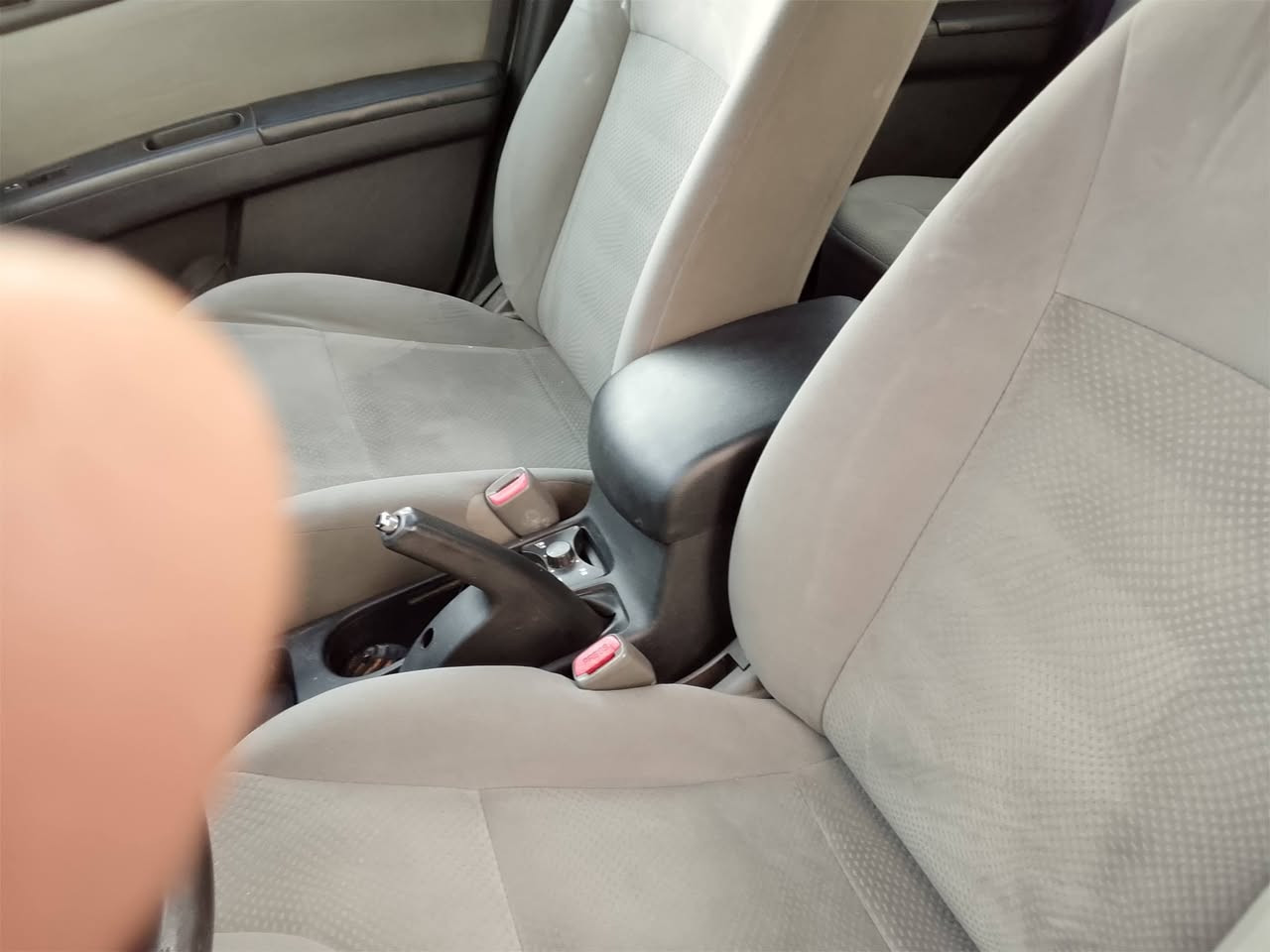 نيسان سنترا -2010-
خمس قطع صبغ،  گير محرك بالشرط، في كركوك، موبايل: ***********
للبيع فقط.
