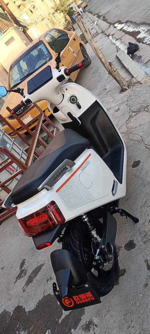 الوحش المحوري 5000w الدراجة زيرو صار اسبوع من مشتريها ومستخدمة يومين فقط الشراي يتصل ***********
