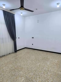 السفحة الثانية • مشتمل مربع ركن • ١٠٠م