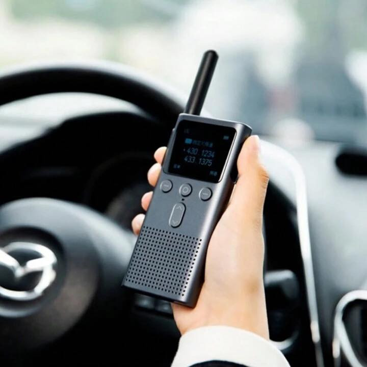 جهاز لاسلكي شركه شاومي ..
جديد غير مستخدم ..

المميزات:

1. تصميم رفيع للغاية وأنيق، حجم صغير، سهل الحمل.

2. شاشة ملونة مقاس 1.77 بوصة، واضحة، سهلة الاستخدام، وجميلة.

3. يدعم منفذ 3.5 مم وسماعات بلوتوث، لتجربة استخدام مريحة، بدون استخدام اليدين.

4. بطارية مدمجة بسعة 2190 مللي أمبير/ساعة، تدوم حتى 120 ساعة من وضع الاستعداد، ويمكن استخدامها بشكل متواصل لمدة 15 ساعة، مما يوفر عمر بطارية طويل.

5. يدعم الاستماع إلى قنوات FM بتردد 87-108 ميجاهرتز.

المواصفات:

1. طاقة الإرسال: - 5 واط

2. الأبعاد: 55 × 22.7 × 170 مم (بما في ذلك طول الهوائي 50 مم، وسمك المشبك الخلفي 7.7 مم)

3. الوزن الصافي: 139.5 جم

4. حجم الشاشة: 1.77 بوصة

5. دقة الشاشة: 128 × 160

6. نوع الواجهة: USB Type-C

7. نوع البطارية: 2190 مللي أمبير/ساعة (8.3 واط/ساعة)

8. حساسية الاستقبال: -122 ديسيبل (12 ديسيبل SINAD)

11. معلمات الإدخال: 5 فولت 2 أمبير

12. الجهد الاسمي للبطارية: 3.8 فولت

13. مستوى الحماية: IP54

14. مقبس سماعة الرأس:٣.٥ مم

١٥. نطاق القناة: ٤٣٠,٠٠٠ ميجاهرتز - ٤٤٠,٠٠٠ ميجاهرتز

١٦. تغطية مركزية: ١٠,٠٠٠ متر مربع؛مسافة الاتصال داخل المدينة: ١-٥ كيلومترات

١٧. اللغة: تدعم الصينية والإنجليزية

قائمة العبوة:

جهاز اتصال لاسلكي × ١

كابل شحن USB-C × ١

دليل التعليمات × ١⁩

ملاحظه السعر في متاجر العراق ( 200 الف للزوج ) .

السعر عندي ( 150 الف فقط ) .. 

متوفر توصيل كل العراق 5 الف ..


**إذا كنت صاحب هذا الإعلان وتريد حذفه لأي سبب، رجاءا أرسل رسالة إلى الدعم الفني**