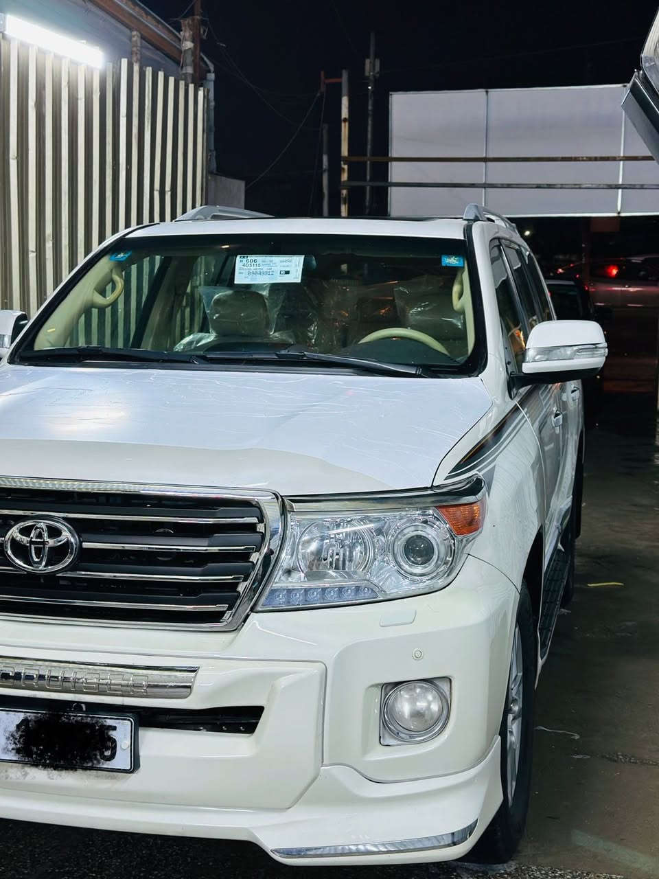 سلام عليكم 
سياره تويوتا لاندكروز موديل 2014
مكفوله كفاله فول مواصفات فتحه 
بصمه كشنات جلد كشنات كهرباء 
7 راكب 3 قطع تبريد 6 سلندر 
كير و محرك كفاله 
مري شفط  حساسات أمامي و خلفي 
رقم بغداد الدولي 
مكان سياره بغداد البلديات 
السعر 375 وبيه مجال 
رقم ***********
