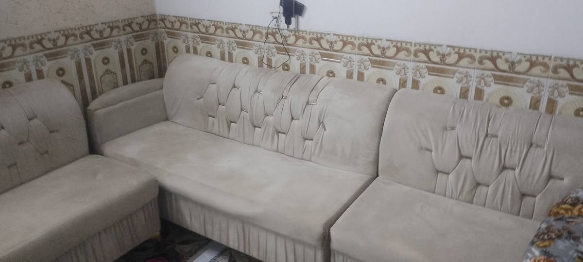 ديوان للبيع 15متر السعر 375شراي تعال خاص او اتصل ***********واتساب موجود
