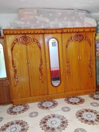 غرفه للبيع السعر ٣٠٠وبيها مجال للاستفسار الاتصال على الرقم 07813209577