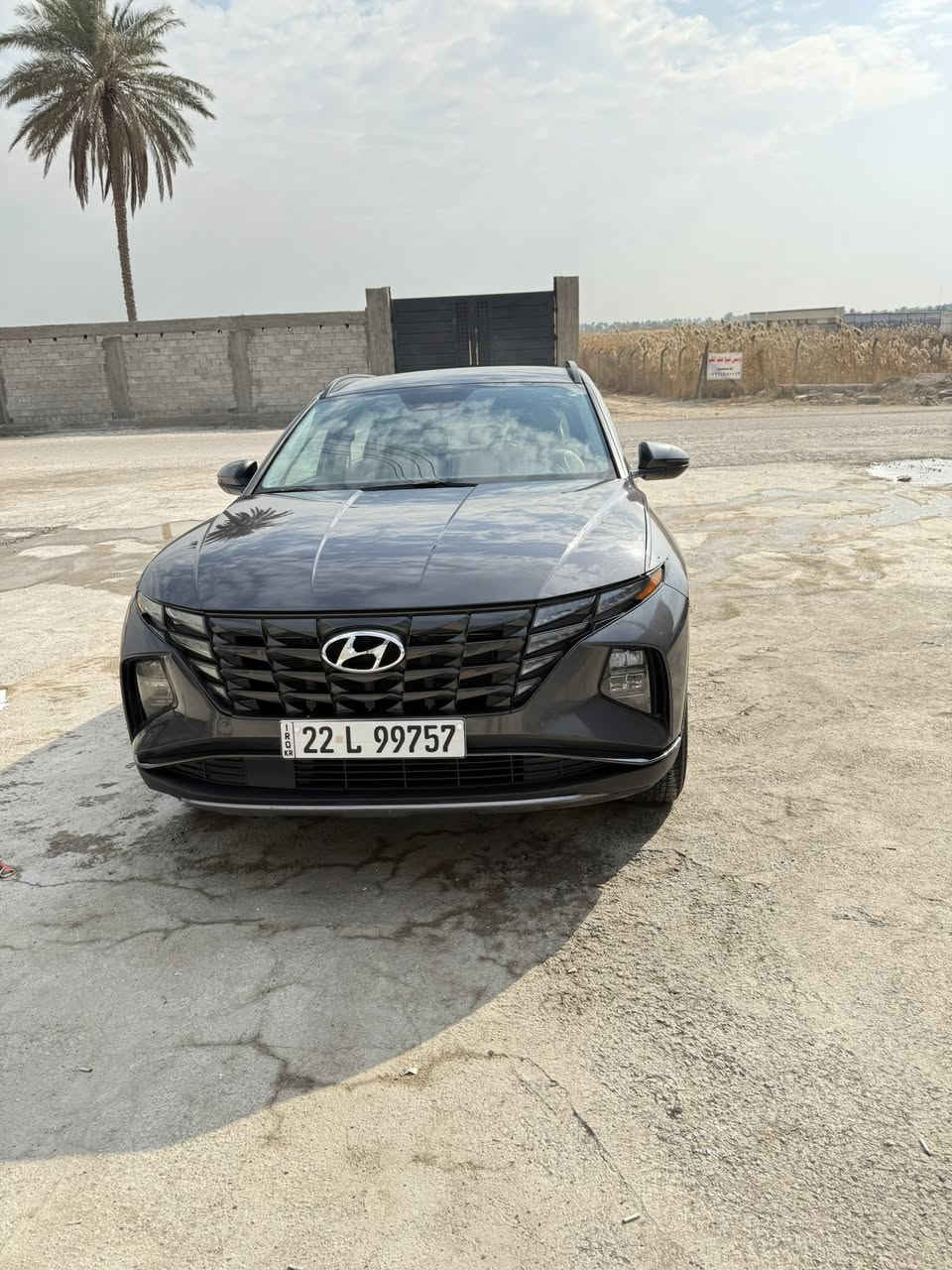 توسان موديل 2023  وراد امريكي حادث جاملق ايسر فقط
مواصفات معروفه فول عدا الفتحه وبيه طخه بسيطه بل جنطه بارد ترجع اتصل وتدلل ***********
