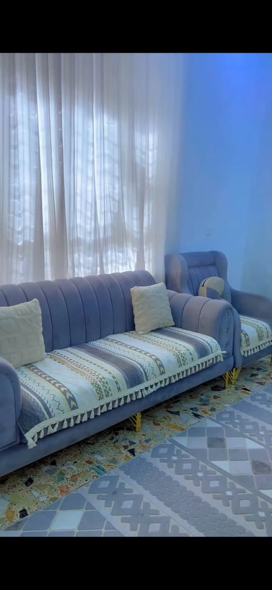 السلام عليكم اهم للبيع 
نظافته 90‎%‎ عشر مقاعد سعره 450 
نظيف يخبل


**إذا كنت صاحب هذا الإعلان وتريد حذفه لأي سبب، رجاءا أرسل رسالة إلى الدعم الفني**
