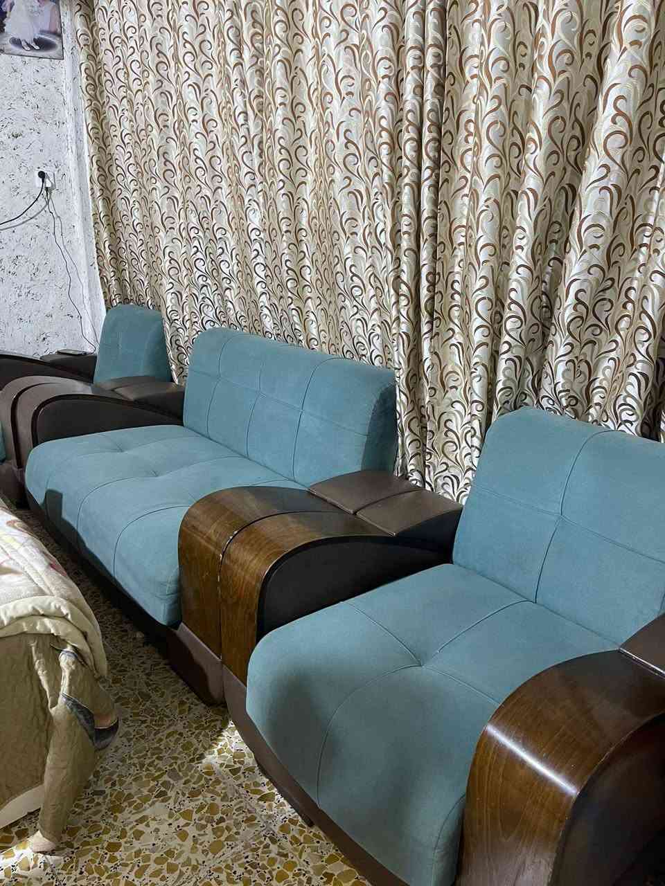 تخمين واحد جديد والثاني كلش نظيف اختار وسهله
تكمة اثنينهن الازرق سرير تركي


**إذا كنت صاحب هذا الإعلان وتريد حذفه لأي سبب، رجاءا أرسل رسالة إلى الدعم الفني**