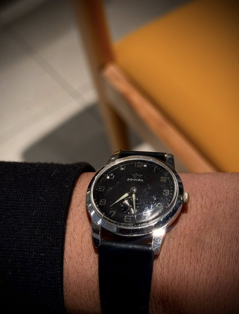 ️ ساعة JOVIAL (جوفيال) سويسرية
إنتاج الستينات (Vintage 1960s)
نصب تكويك 
سنتر ثواني (ثواني وسط)
مينا أسود مميز وكلاسيك
21 حجر 
القطر: 34 ملم
الحالة: نظيفة جداً
التوقيت: مضبوط 100%
السعر: 100 دولار نهائي


**إذا كنت صاحب هذا الإعلان وتريد حذفه لأي سبب، رجاءا أرسل رسالة إلى الدعم الفني**