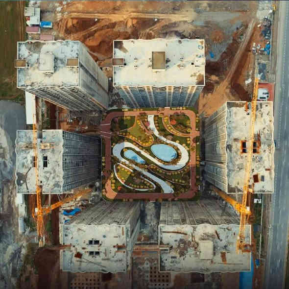 🏢شوقه بۆ فرۆشتن/ شقه للبيع
شوقه بۆ فرۆشتن لە  نۆڤا تاوەر 
رووبەرەکان  
1 + 1: ( 81 مەتر ~ 88 مەتر )
1 + 2: ( 120 مەتر ~ 122 مەتر )
پڕۆژەکە دەکەوێتە سەر شەقامی بەحرکە.
پێکدێت لە 6 عمارەی 22 نهۆمی.
➖➖➖➖➖➖➖➖➖➖➖➖➖
شقه للبيع في نوفا تاوەر 
شقة بمساحات.
1 + 1: (81 متر ~ 88 متر)
1 + 2: (120 متر ~ 122 متر)
يقع على شارع بحركة
يتكون من 6 عمارات كل عمارة 22 طابق. 

للمزيد من التفاصيل اتصلوا علي ارقام شركة
***********++واتس اب
#صفوان_للعقارات_قسم_المبيعات
