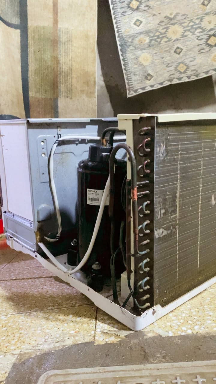 السلام عليكم
مكيف من شركة الحافظ (2) طن الاصلي 
المكيف جاهز جيب وشد صاله عدي خمس اشهر من خذته وشرط اذا مو ❄️ ثلج المكيف يرجع واطيك بي ضمان السعر 250 وبي مجال قليل كامل هوه والشباك 
للمزيد من المعلومات موجوده بالصوره جوه واني خادم للطيبين 💗 
للاتصال على الرقم ***********
