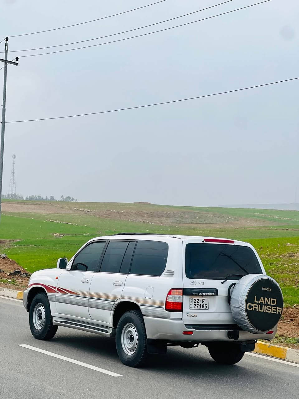 تۆیۆتا لاندکرۆزەر مۆدیل ١٩٩٨ مواسفات ٨ پستنی فول فولی گیر عادی قطڕی دو پەلە بۆیاخ لە هەردوو چاملخی پێشەوەی هەیە بێ ناوگرتن بەشەرت  مواسفاتی جەگ سلایت ناو زەرد فۆرمیکا کوشن جلد و کارەبایی دەبڵ سپێر و زۆر مواسفاتی تر گیر و مەکینە بەشەرت نەکراوەتەوە دەنگ و سەرف و کرانەوە و بوخار بەشەرت  سعری ١٧٠ وەرەقە و مەجالەکی زۆر کەم بۆ زانیاری زیاتر ***********_*********** ناونیشان کۆیە كويسينجاك, أربيل
