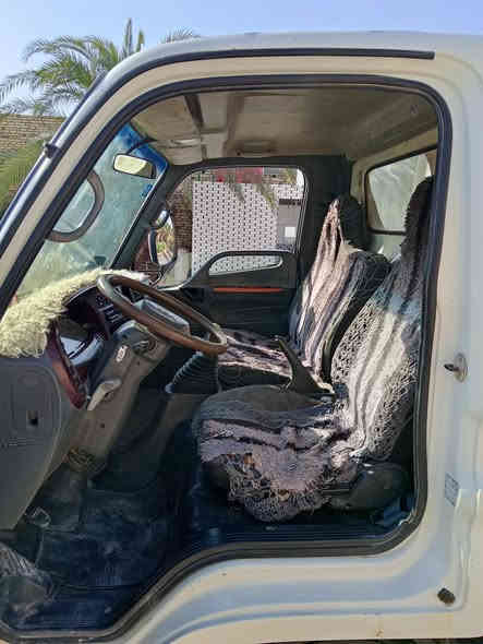 كنتر هونداي قلاب 2014 رقم ذي قار مكينة 4000. ام الهاف تخم تايرات مكفوله رقم انگليزي باسمي السنوية جديدة ل28  تحويل مباشر السعر 210 الاتصال *********** مكان السيارة ذي قار الفجر
