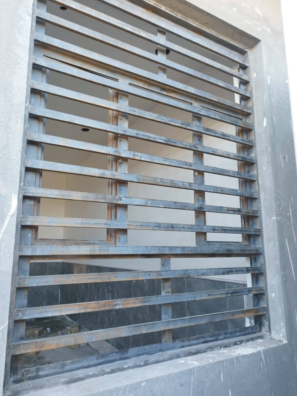 تنظيف شبابيك وأبواب فقط درجه اولى الحقل الاول الثاني الثالث الرابع وجميع المناطق في المجر الكبير  اتصال على رقم***********
