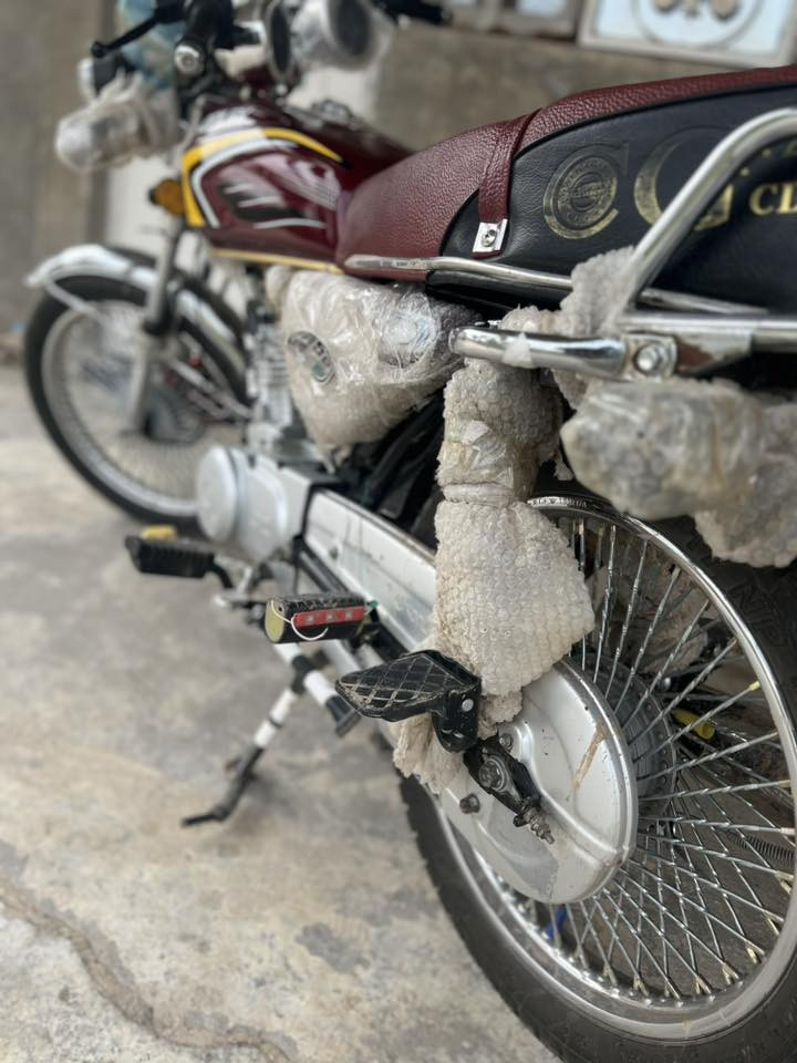 تايكر ٢٥كفاله بس شاشه طافيه دراجه جديده مابيه اي نقص أوراق كامله مكان ديالى بعقوبه شراي اتصل (***********)سعـر ٧٤٠بي مجال حك الجيه❣️
