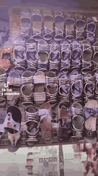 السلام عليكم شلعة شحاطات نسائيه مشكل قياسات سعر القطعه على الف دينارقفل الي يحب يتواصل معي‏‪***********‬‏
