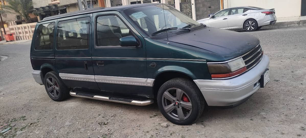 دوج كلايزر 1995 كير محرك كامري 2200 سياره بلاديه ما بيها لا ضربه ولا خياس رقم كركوك  مشروع وطني 2028 بيها دفتر بنزين صدر امامي خلفي جديد تخم تايرات وياله جدد كهربائياتها كلها شغاله سعرها 45 بيها مجال مكانها بكركوك ***********
