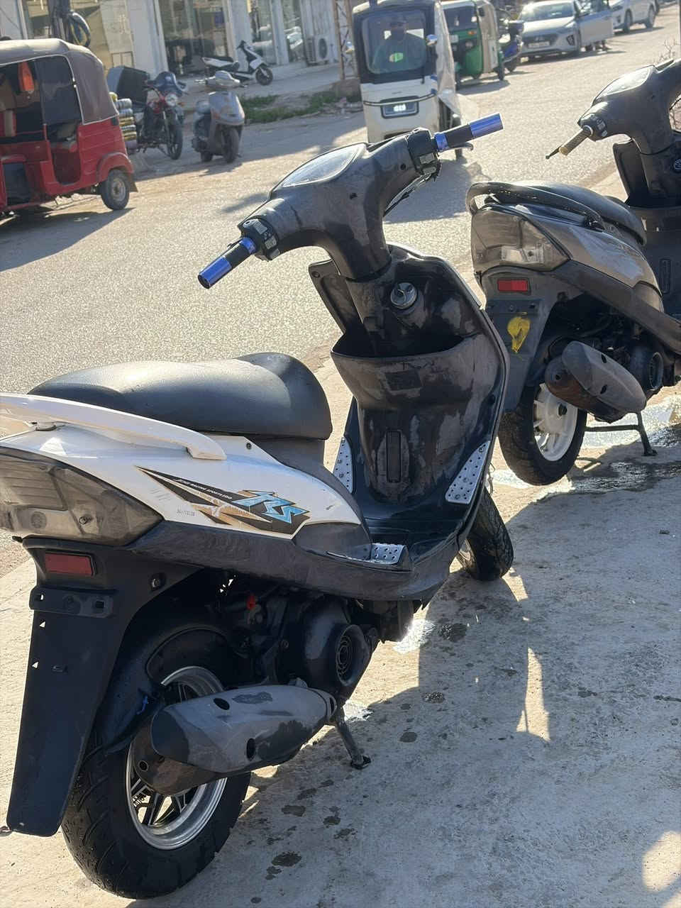 السلام عليكم ماكس عدله مال رمبه الدراجه مناقصها برغي واحد بيها وياله وصدر امامي رياضي مكينه مكفوله كهربائيات كله شغاله السعر ٧٥٠ للاستفسار ***********
