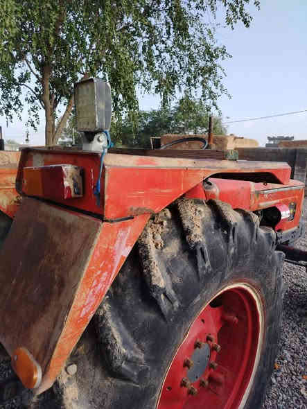 رجاءا الي يدور تحويل لايتصل
موديل 90 
سعر 6500بيه مجال 
سنويه بدون تحويل 
رقم مابيه 
مكان ديالى جلولاء 
***********
