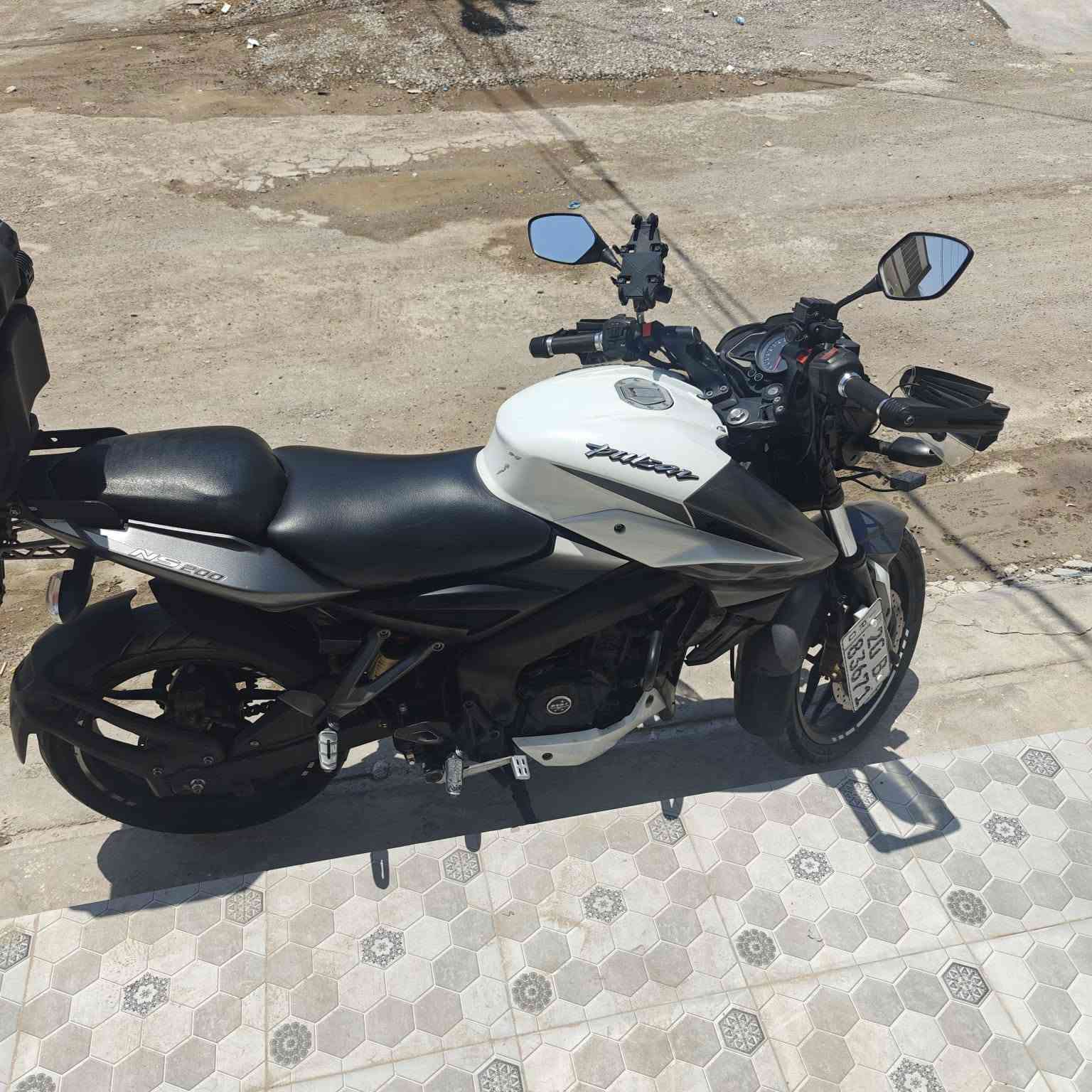 بولسر ns 200 مرقم ديالى بسمي تحويل مباشر ماشيه ٢٠ الف موديل ١٨ دراجه جاهزه بدون نقص بيع او مراوس مكان ديالى بعقوبه ***********
