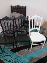 ثلاث كراسي مع ميز للبيع 07885119310