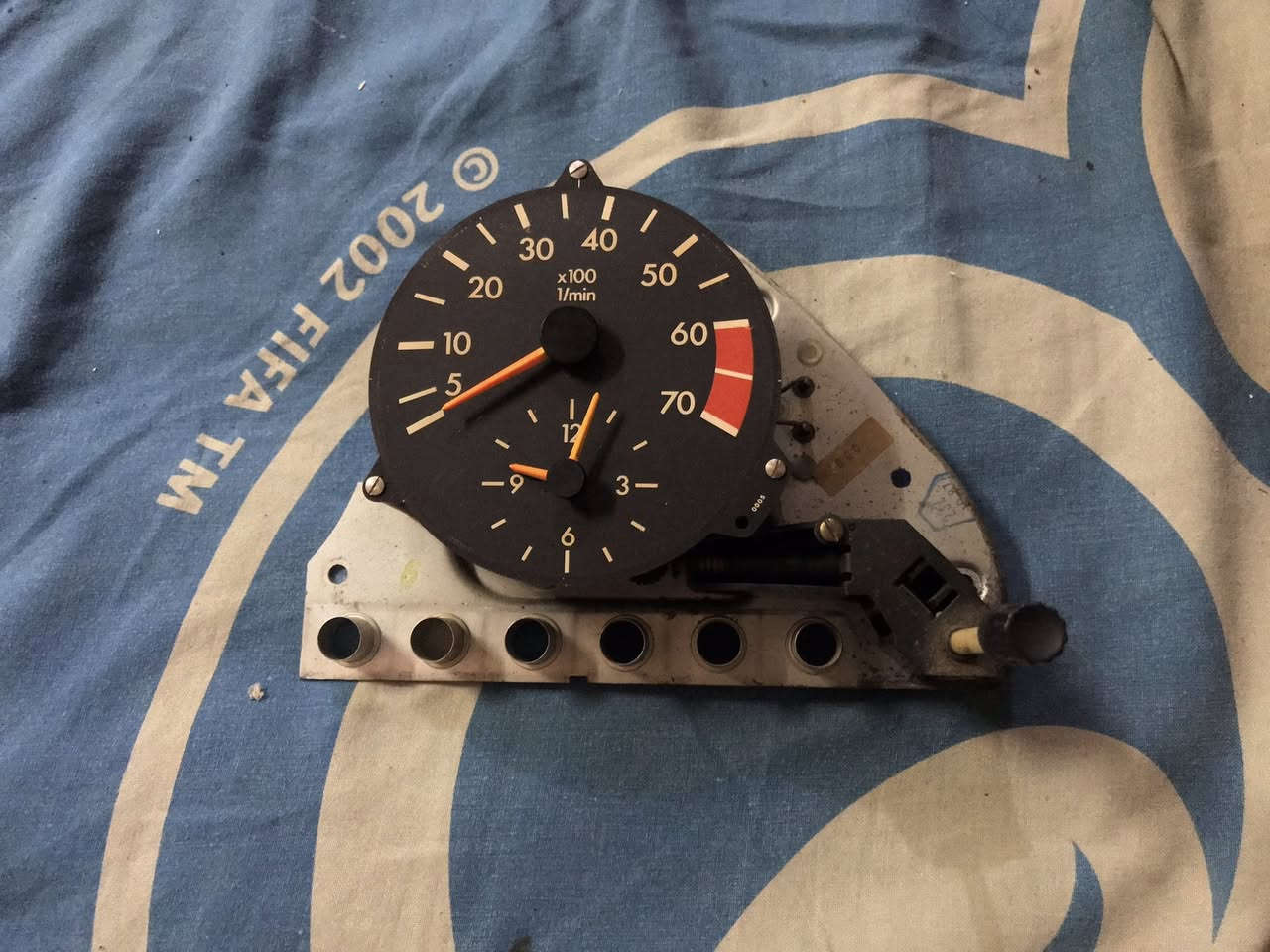 عرض نار🔥 
كيلومتر +رون مارسدس جامبو 300SE
سعرهن 40الف قفل 
شغالات لوك شرط الفحص 
عنوان بغداد ألشعب 
***********
