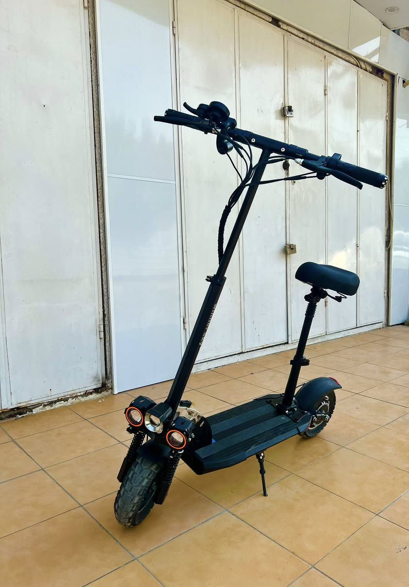 للبيع .. استخدام بسيط
بطارية جديدة 2025 
10 A - 48 v 

3 سرعات 
60 km  سرعته القصوى 

يتحمل وزن 140 kg 

السعر 450 الف


**إذا كنت صاحب هذا الإعلان وتريد حذفه لأي سبب، رجاءا أرسل رسالة إلى الدعم الفني**