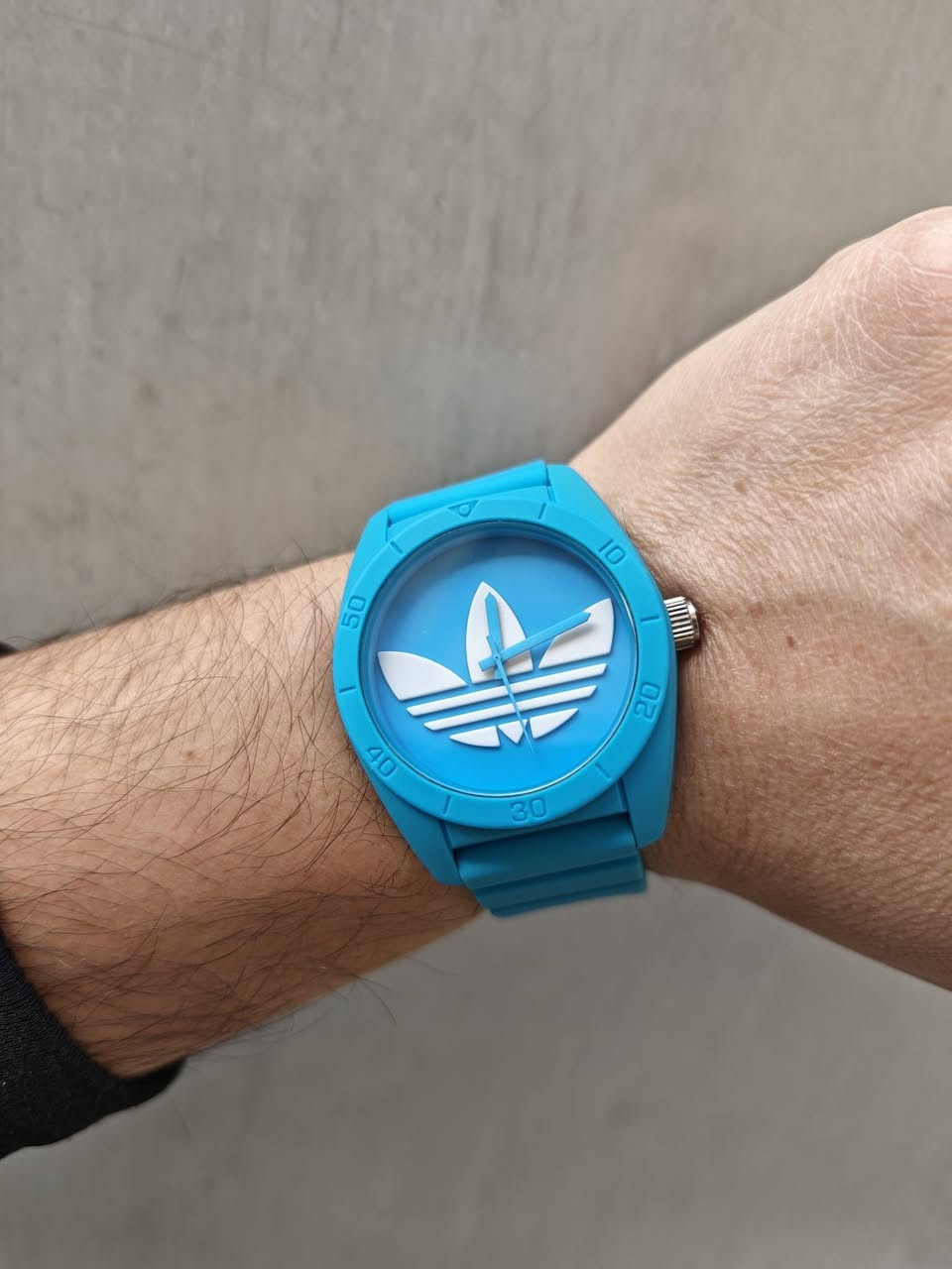 سلام علیکم. 
ساعە ریاضی من ادیداس اصلی للبیع. ربل ضد الحساسه. لون سمائی ممیز. مكینه یابانی باتری. نضیف و شغال مضبوط. سعر 25 الف.


**إذا كنت صاحب هذا الإعلان وتريد حذفه لأي سبب، رجاءا أرسل رسالة إلى الدعم الفني**