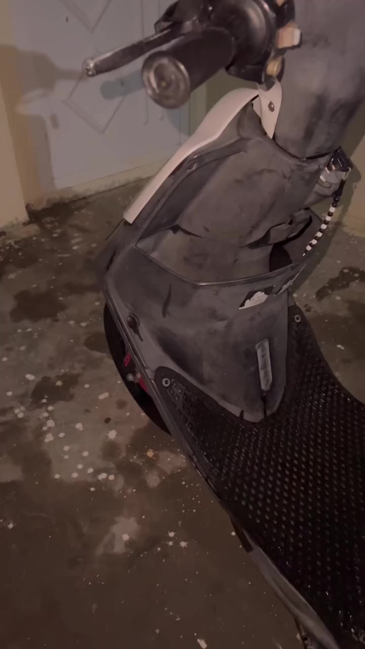 سلام عليكم دراجه للبيع مثل ما واضحه عدكم الدراجه ختم واحد ويه المكينه صارلي شهرين من منزلها من الرمبه لدراجه خير من الله


**إذا كنت صاحب هذا الإعلان وتريد حذفه لأي سبب، رجاءا أرسل رسالة إلى الدعم الفني**